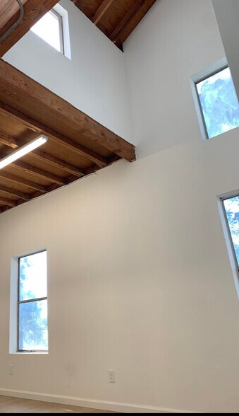 411 Ingalls St, Santa Cruz, CA à louer - Photo du bâtiment - Image 3 de 11