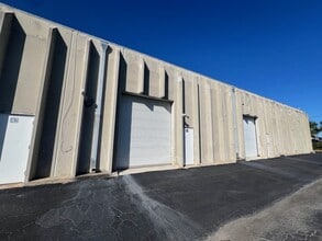 7233 Southern Blvd, West Palm Beach, FL à louer Photo du bâtiment- Image 1 de 6