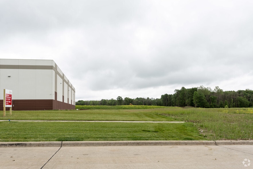 42500 Victory Pky, Glenwillow, OH for lease - Building Photo - Image 3 of 6