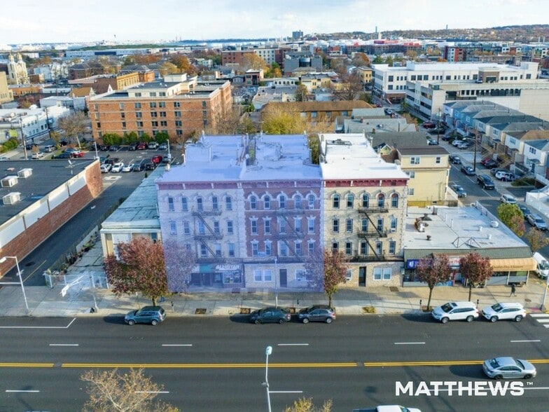 552-554 Avenue C, Bayonne, NJ for sale - Primary Photo - Image 1 of 3