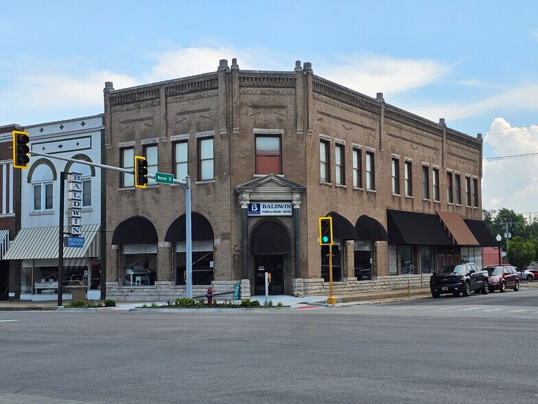 200 N Park Ave, Herrin, IL for sale - Primary Photo - Image 1 of 5