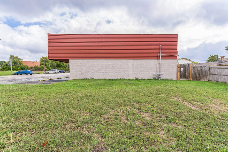 6120-6136 Montgomery Dr, San Antonio, TX à vendre - Photo du b timent - Image 3 de 15