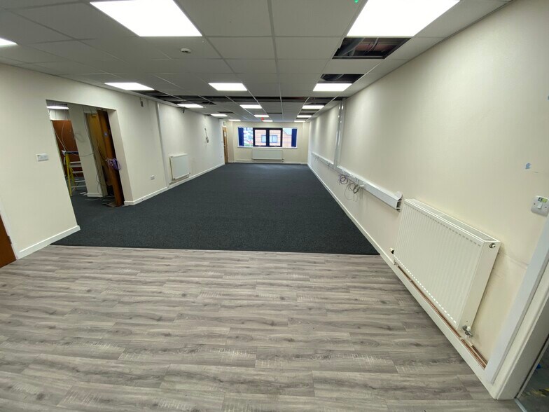 Walter Leigh Way, Leigh à louer - Photo du bâtiment - Image 2 de 5