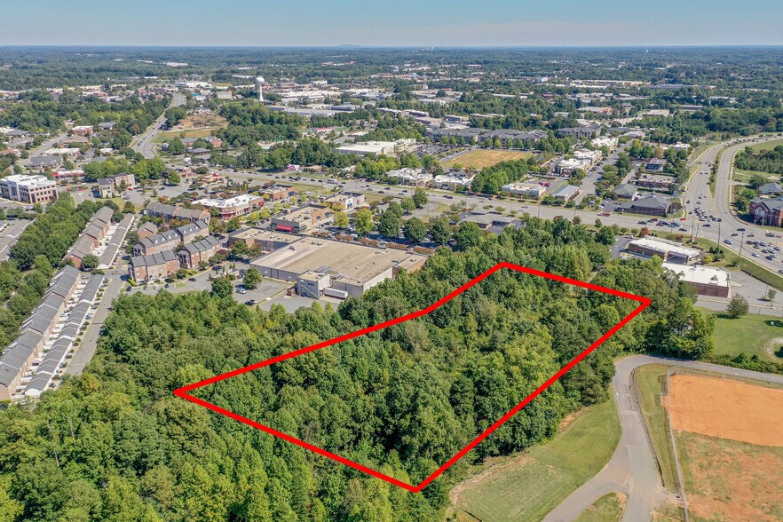 Two Lots at Town Center & Singleton Rd portefeuille de 2 propriétés à vendre sur LoopNet.ca - Photo du bâtiment - Image 3 de 11