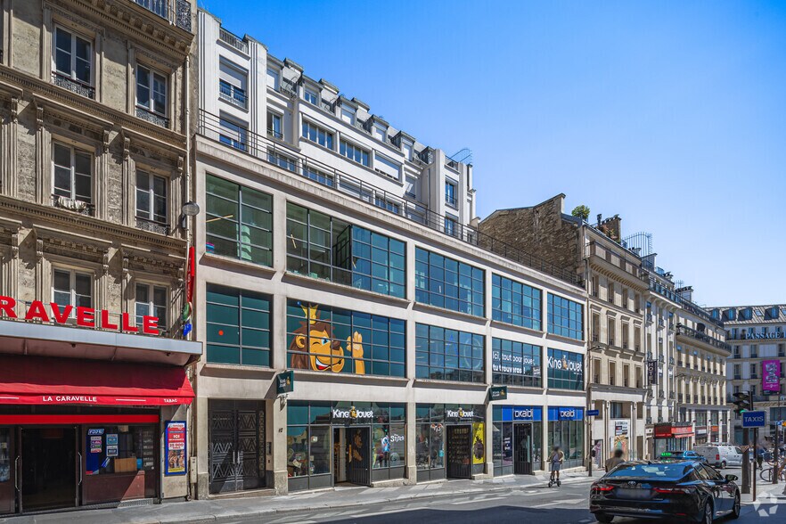 12 Rue D'Amsterdam, Paris for lease - Building Photo - Image 2 of 9