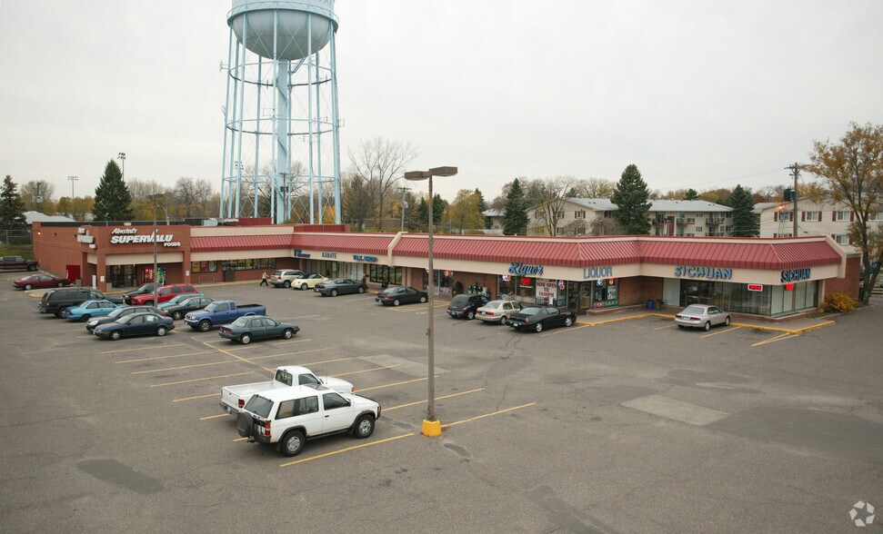 2326-2339 Louisiana Ave, Saint Louis Park, MN à louer - Photo du bâtiment - Image 2 de 4