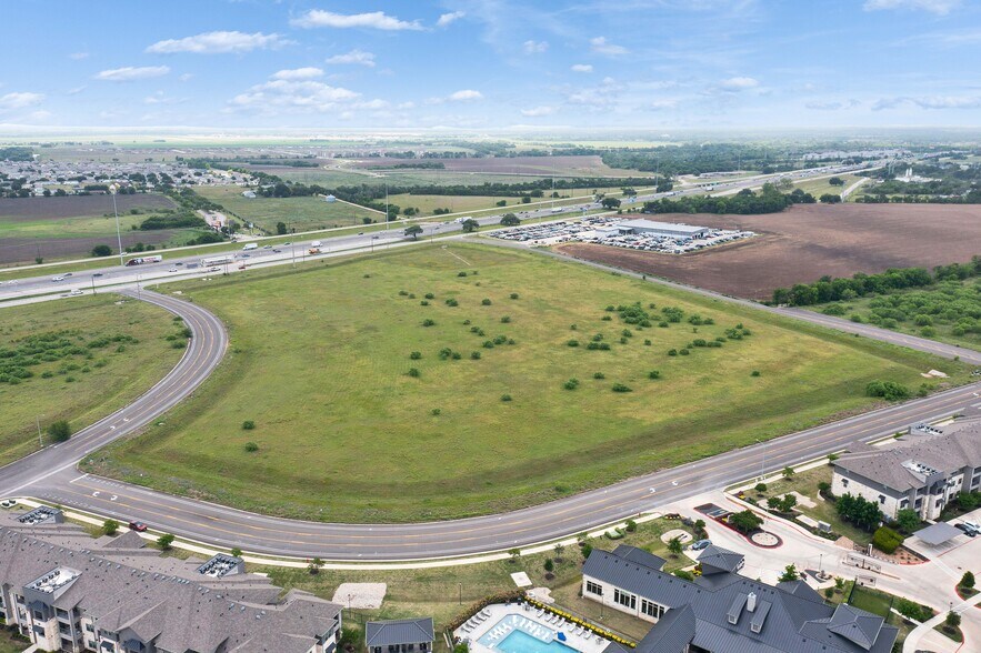 IH 35, San Marcos, TX à vendre - Photo du bâtiment - Image 2 de 6