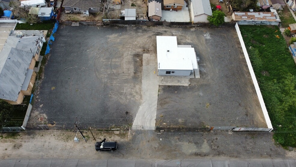 24229 5th St, San Bernardino, CA for lease - Building Photo - Image 3 of 19