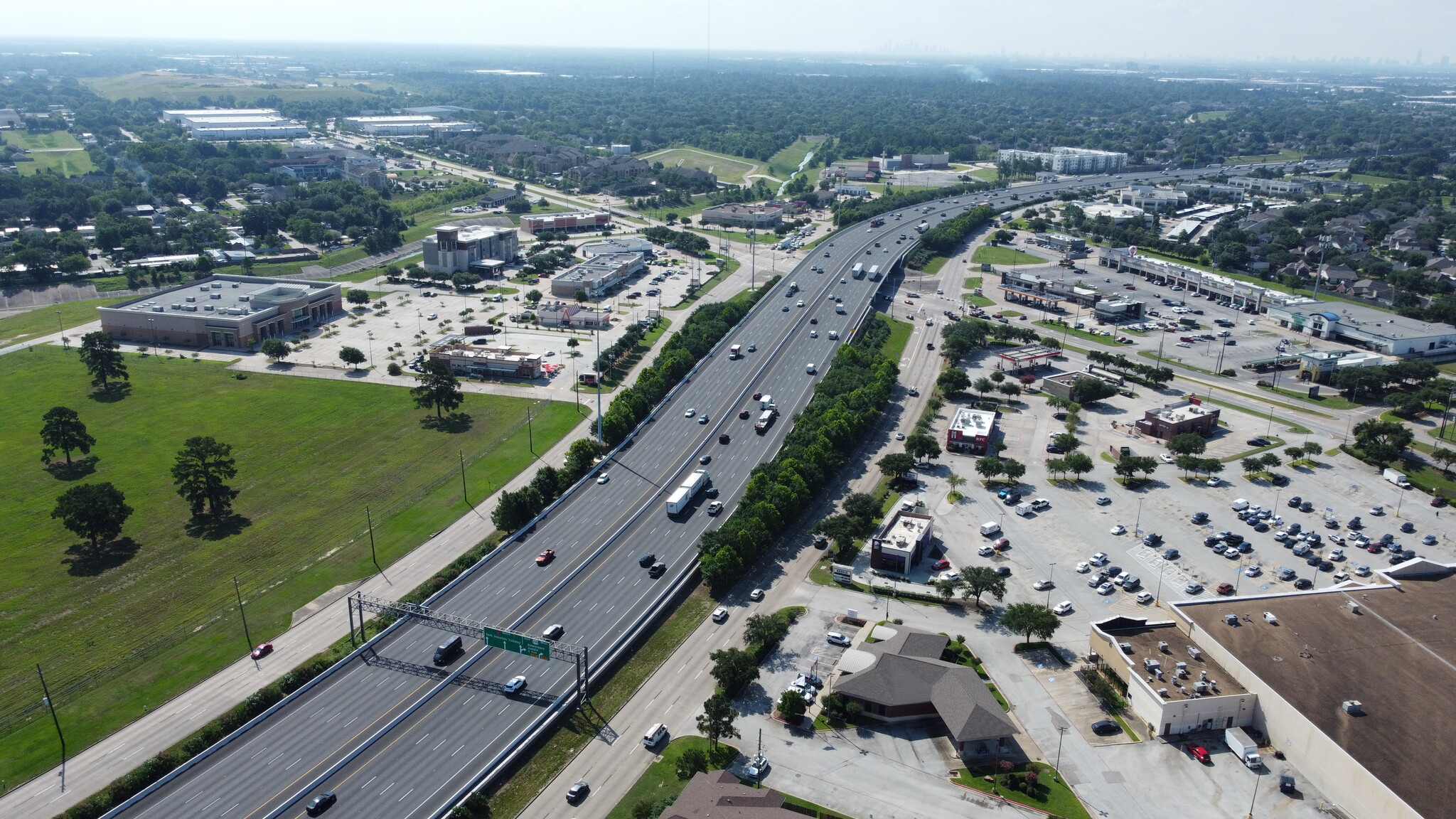 9105-9125 W Sam Houston Pky N, Houston, TX for lease Primary Photo- Image 1 of 14