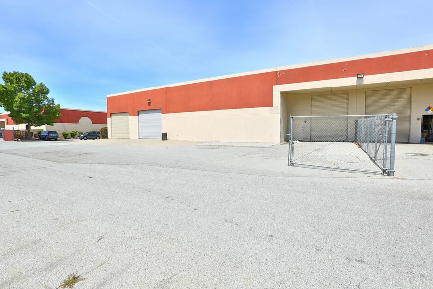 255 Apollo Way, Hollister, CA for lease - Building Photo - Image 3 of 51