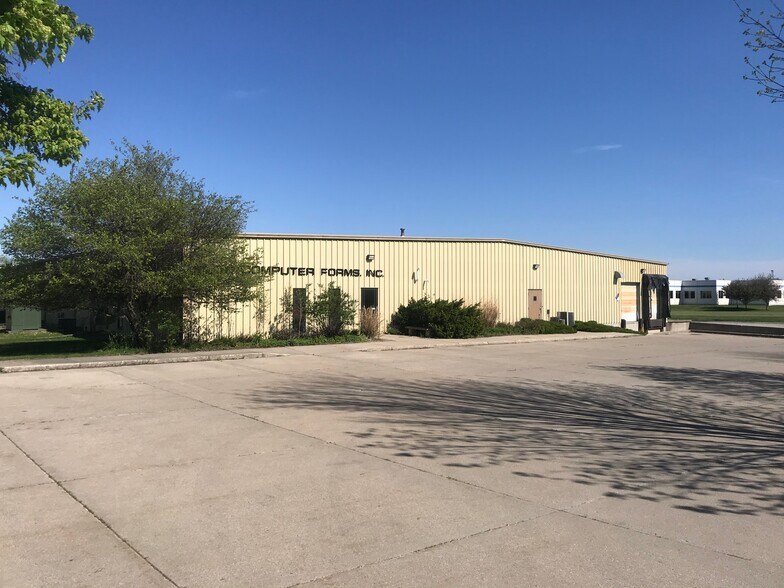 2810 E Lincoln Way, Ames, IA à louer - Photo du bâtiment - Image 2 de 3
