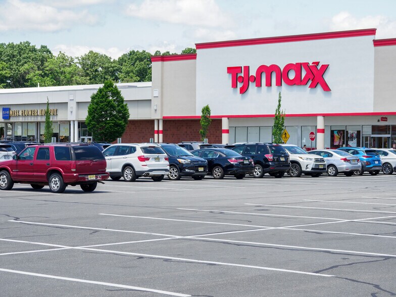 561 US Highway 1, Edison, NJ à louer - Photo du bâtiment - Image 2 de 13