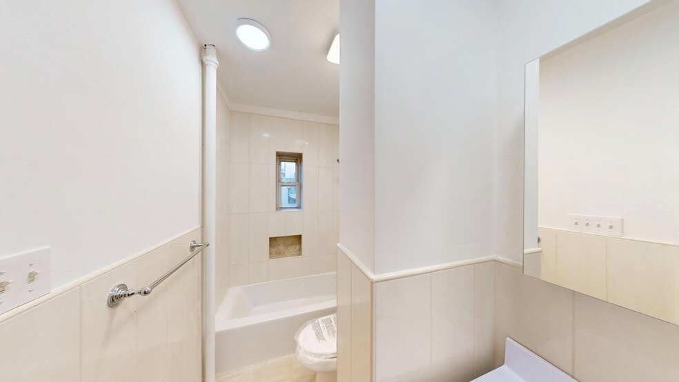 954 Manhattan Ave, Brooklyn, NY for sale - Building Photo - Image 3 of 15