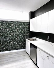 645 Yonge St, Toronto, ON à louer Photo intérieure- Image 2 de 4