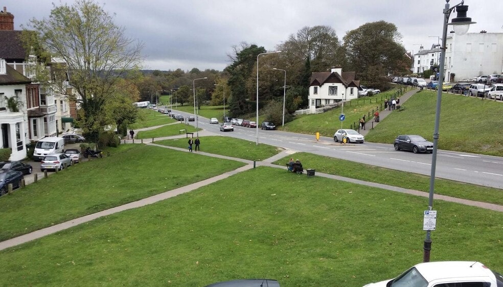 22 Mount Ephraim Rd, Tunbridge Wells à louer - Photo du bâtiment - Image 3 de 21