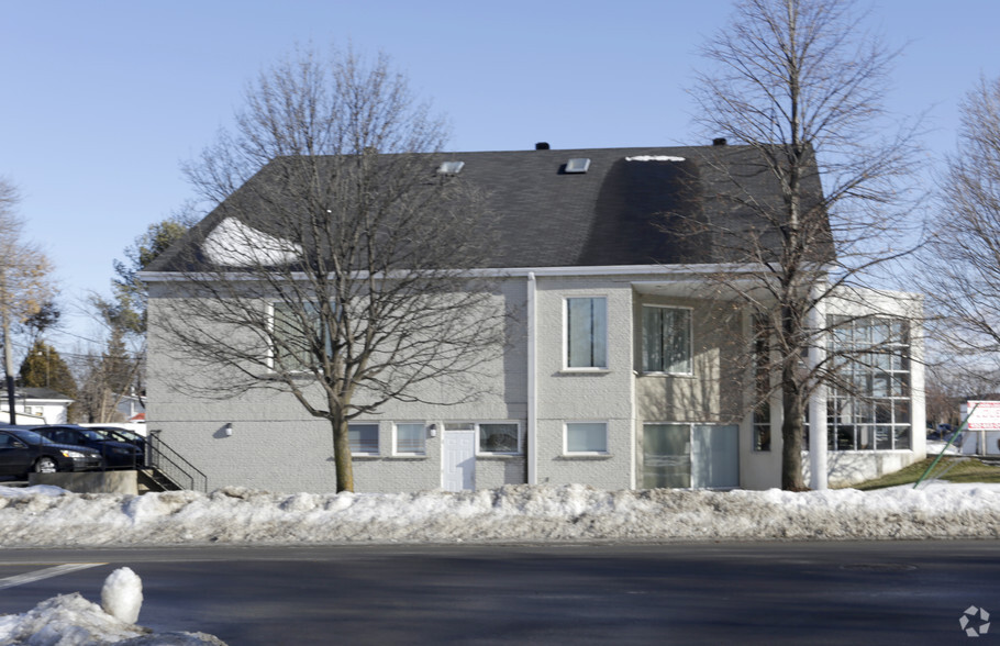 8495 Rue Adrien, Laval, QC for lease - Building Photo - Image 2 of 2