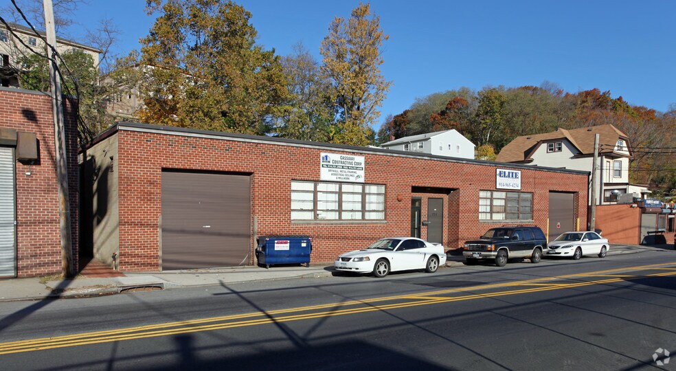 771 Nepperhan Ave, Yonkers, NY à vendre - Photo du bâtiment - Image 3 de 4