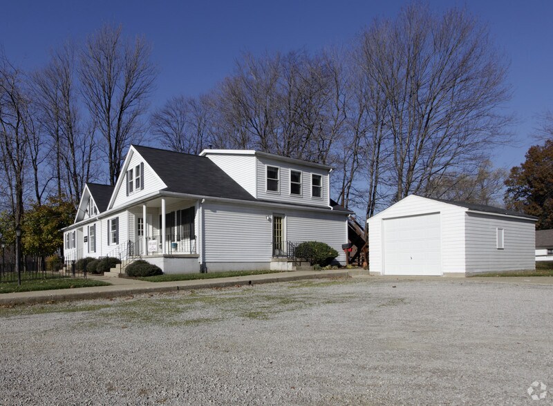 947 W Nimisila Rd, Akron, OH à louer - Photo du bâtiment - Image 2 de 3