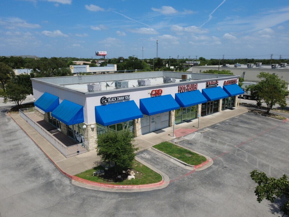 1050 N Lakeline Blvd, Cedar Park, TX à louer Photo du bâtiment- Image 1 de 5