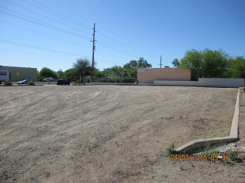 3050 E Fort Lowell Rd, Tucson, AZ à louer - Photo du bâtiment - Image 3 de 3
