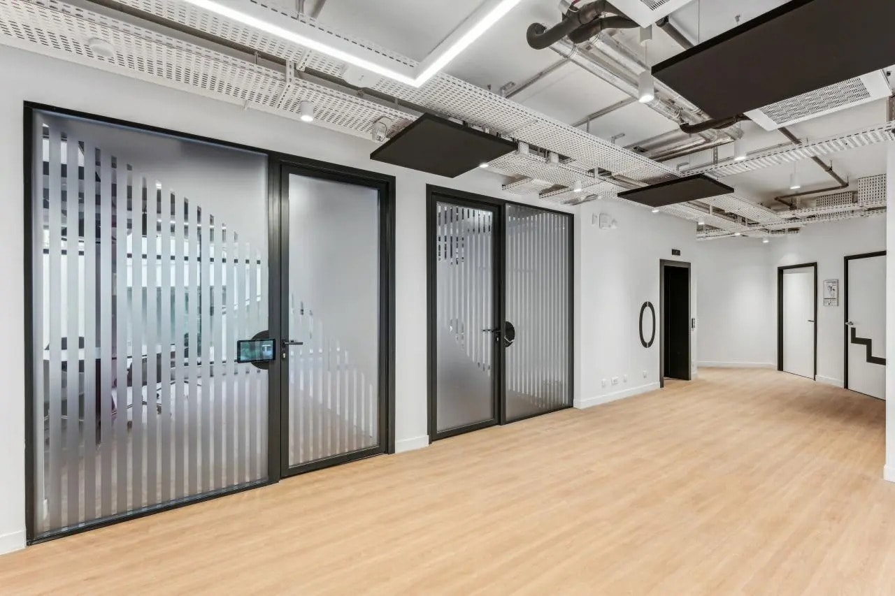 Office in Boulogne-Billancourt for lease Interior Photo- Image 1 of 2