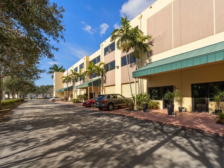 3220 Fairlane Farms Rd, Wellington, FL à louer - Photo du bâtiment - Image 2 de 2