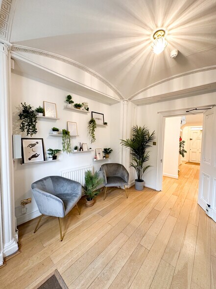 6 Lower Teddington Rd, Kingston Upon Thames à louer - Photo intérieure - Image 2 de 22