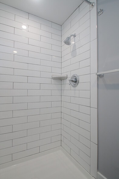 1518 E Passyunk Ave, Philadelphia, PA for sale - Interior Photo - Image 2 of 32