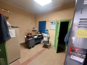 Retail in Madrid, Madrid for lease Interior Photo- Image 1 of 3