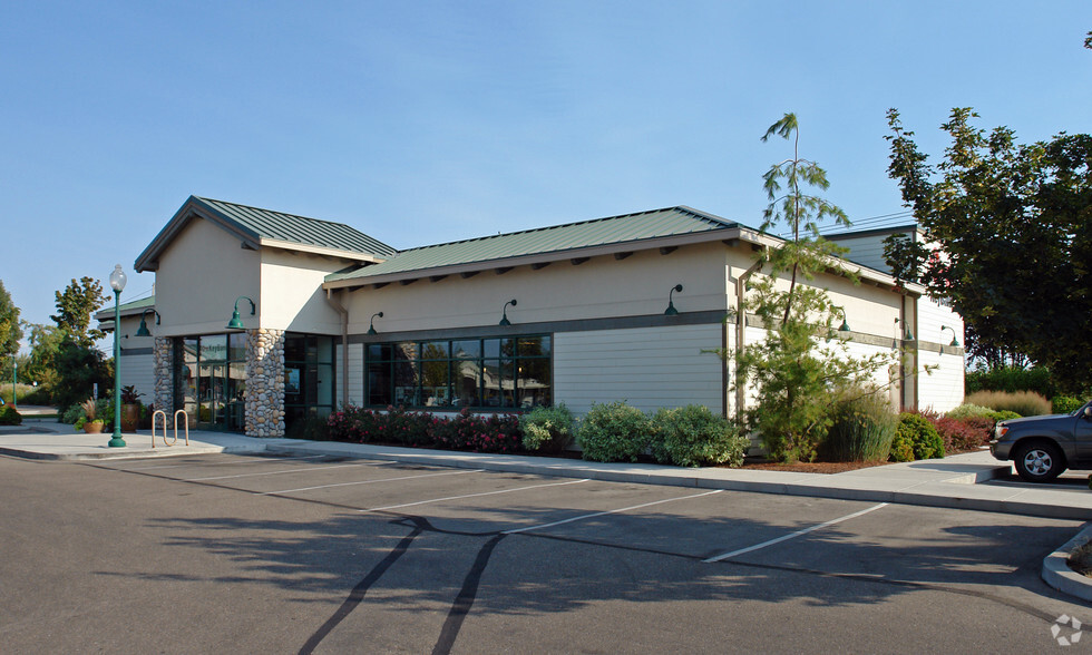 3314 E Chinden Blvd, Eagle, ID for lease - Primary Photo - Image 1 of 5