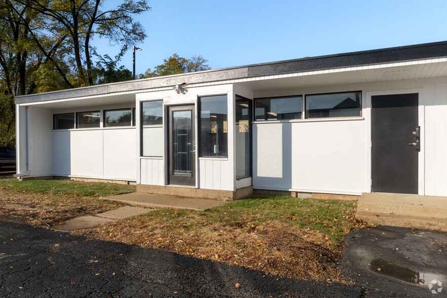 6317 Northwest Hwy, Crystal Lake, IL for lease - Building Photo - Image 3 of 7