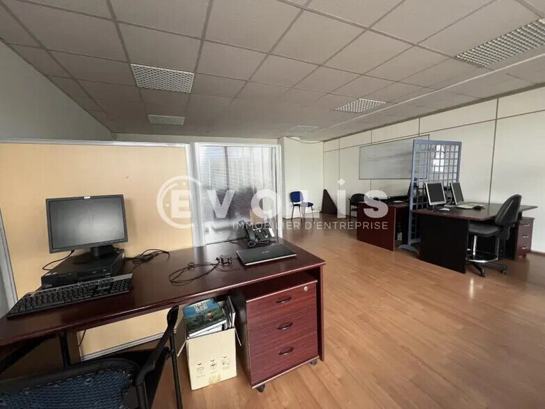 Office in Boissy-Saint-Léger for sale - Interior Photo - Image 3 of 8