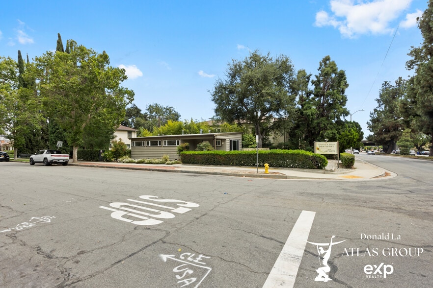 910 N Santa Anita Ave, Arcadia, CA à vendre - Photo du bâtiment - Image 2 de 21