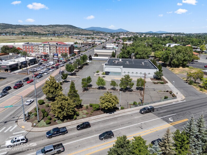 2521 S 6th St, Klamath Falls, OR à vendre - Photo du bâtiment - Image 3 de 16