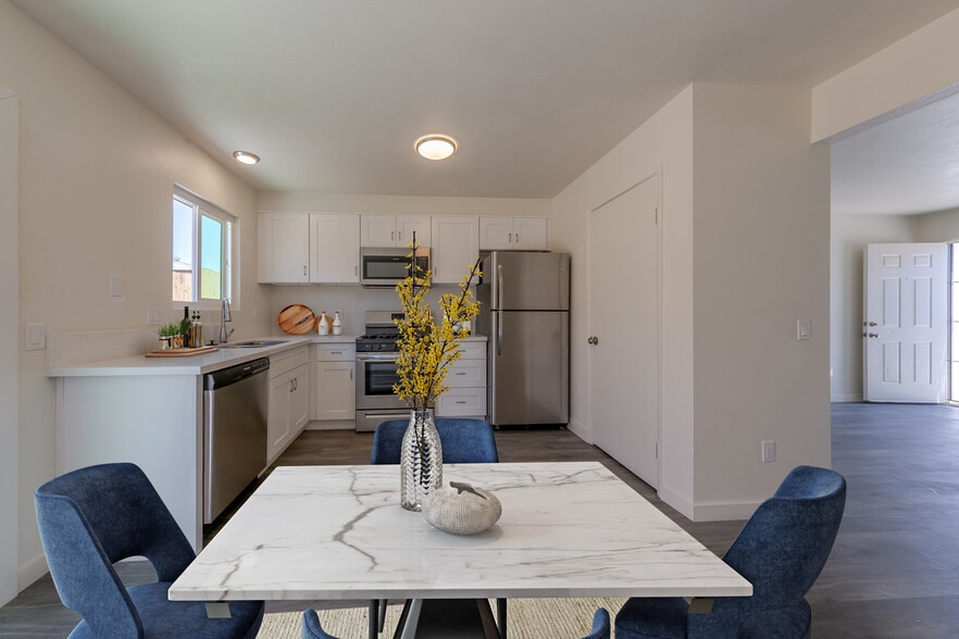 6752-6770 Solita Ave, San Diego, CA for sale - Interior Photo - Image 3 of 17