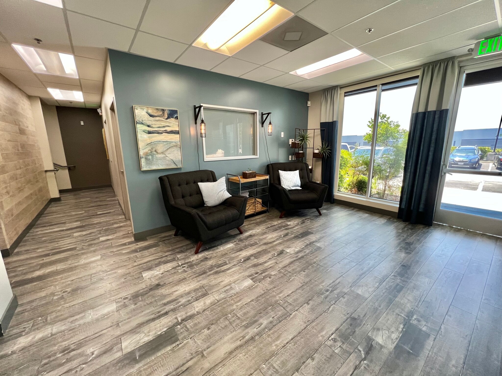 28368 Constellation Rd, Valencia, CA à louer Photo intérieure- Image 1 de 12