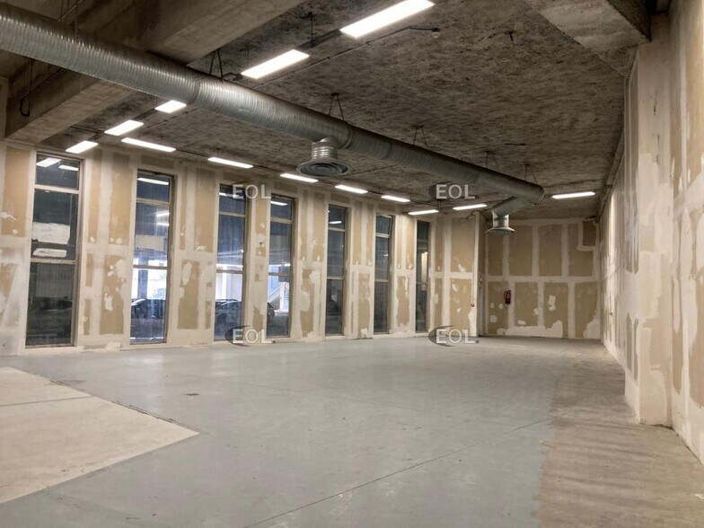 Flex dans Ivry-sur-Seine à louer - Photo du bâtiment - Image 1 de 5