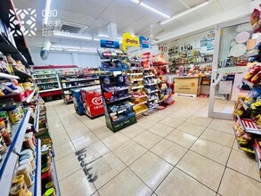 Commerce de détail dans L'Hospitalet de Llobregat, Barcelona à louer Photo intérieure- Image 1 de 8