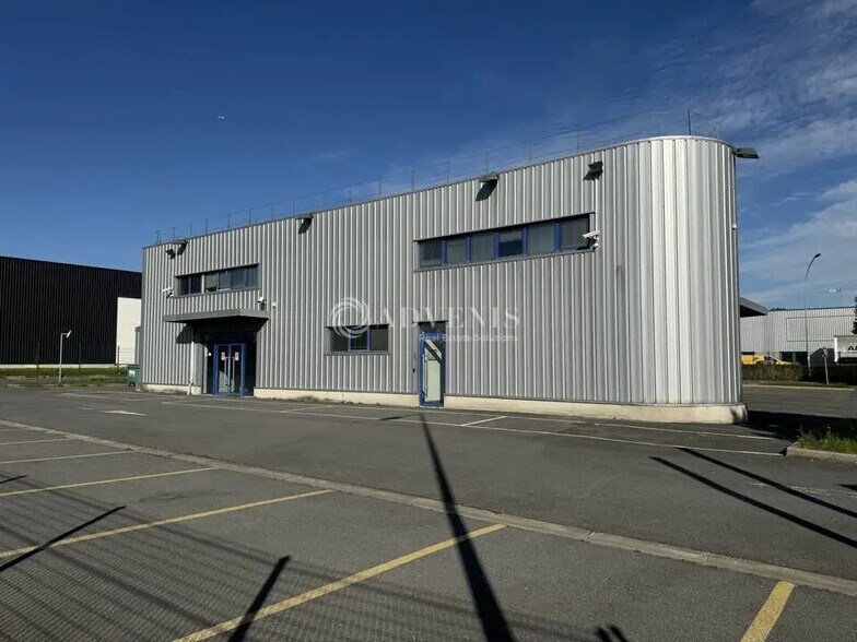 Flex dans Mitry-Mory à louer - Photo du bâtiment - Image 1 de 8