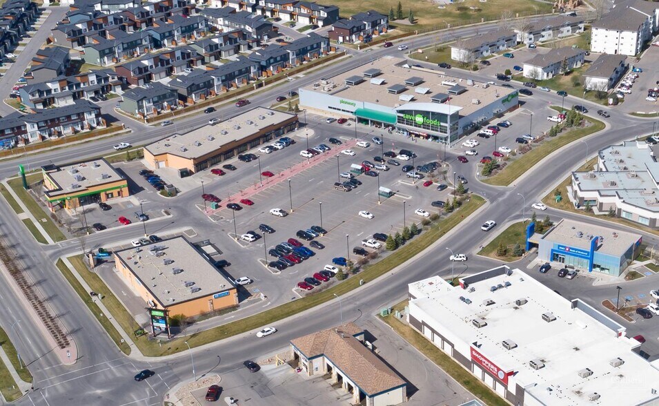 405 Highlands Blvd, Lethbridge, AB à louer - Photo du bâtiment - Image 1 de 1
