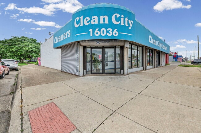 More details for 16036 W 7 Mile Rd, Detroit, MI - Retail for Sale