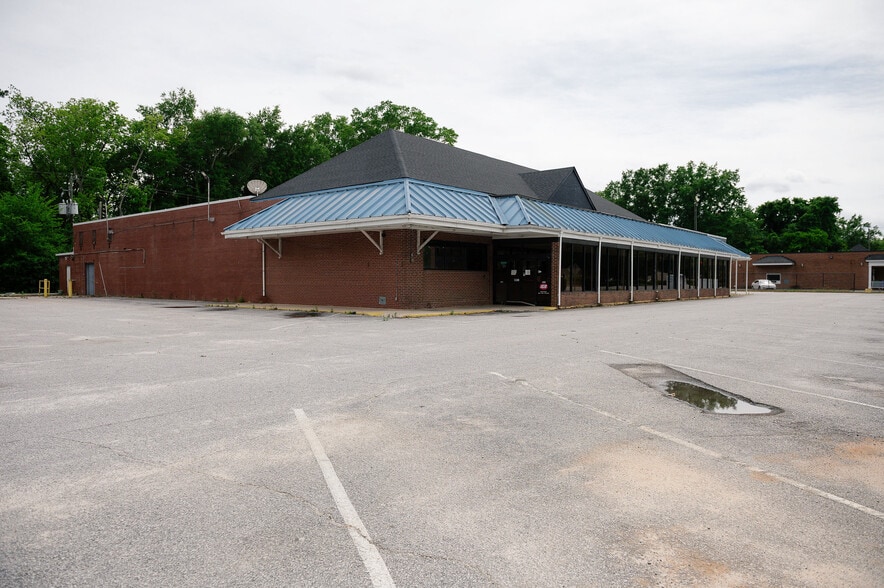 331 W Carolina Ave, Hartsville, SC for sale - Building Photo - Image 2 of 6