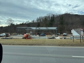 841 Charlotte Hwy, Fairview, NC à louer Photo intérieure- Image 2 de 3