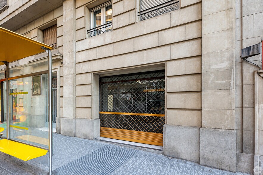 Avinguda de la Riera de Cassoles, 36, Barcelone, Barcelona à louer - Photo du bâtiment - Image 2 de 2