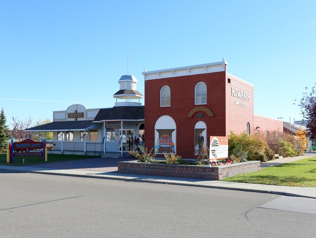 More details for 4839 93th Ave NW, Edmonton, AB - Office for Sale