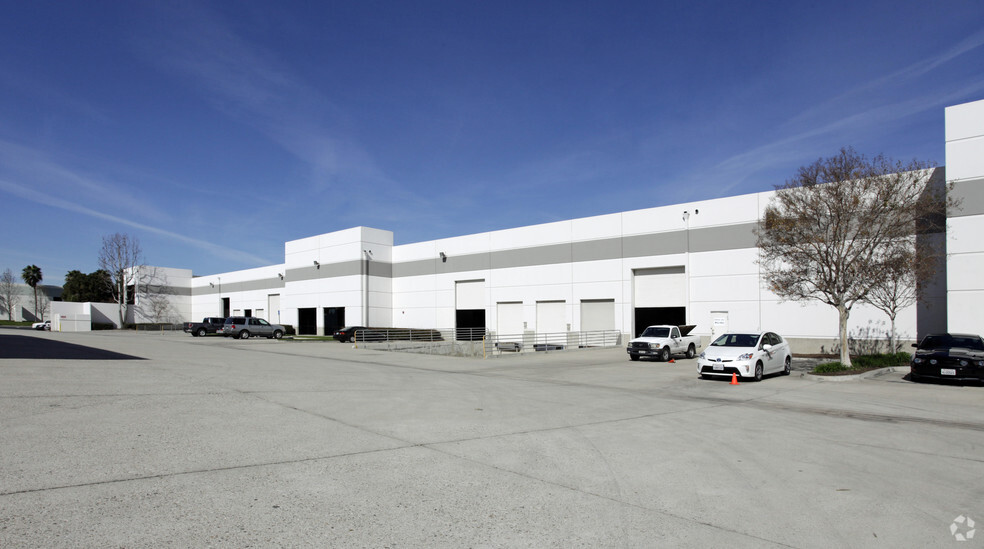 2821 E Philadelphia St, Ontario, CA for lease - Building Photo - Image 2 of 4