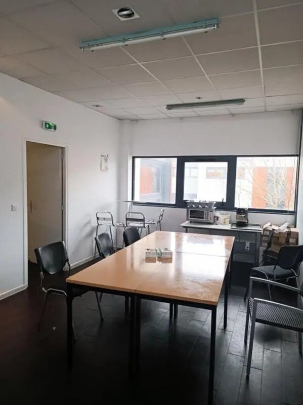 101 Avenue Louis Roche, Gennevilliers for lease Interior Photo- Image 1 of 13