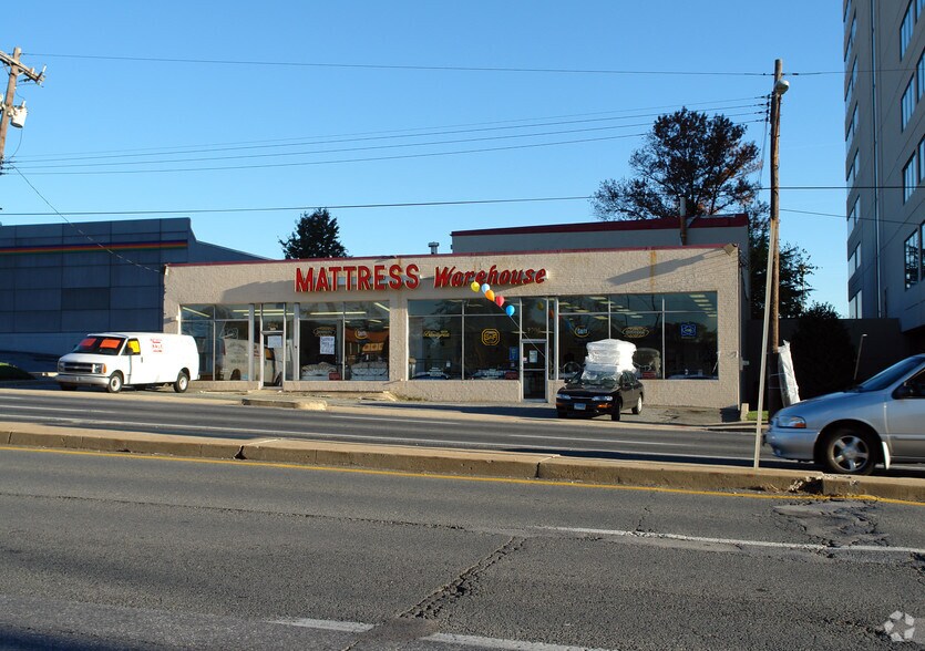 2704 University Blvd W, Wheaton, MD à vendre - Photo principale - Image 1 de 2