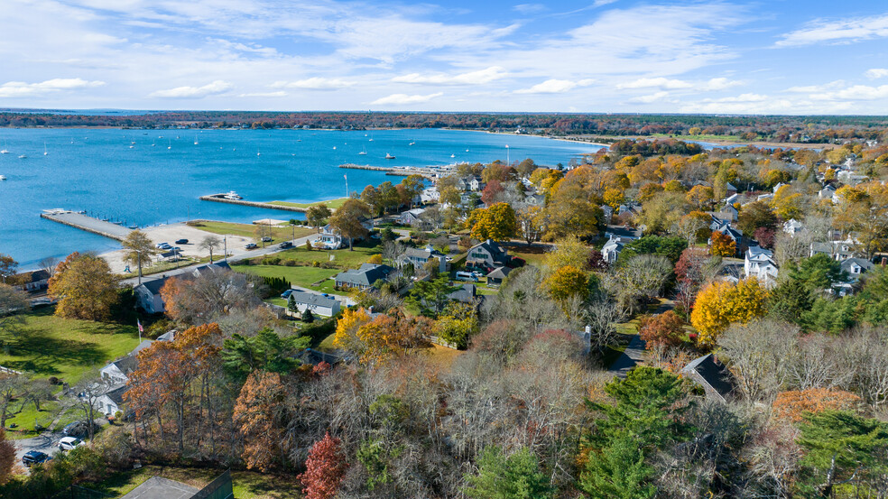 4-11 Captain's Lane portfolio of 8 properties for sale on LoopNet.ca - Aerial - Image 3 of 29