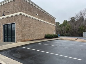 500 Americhase Dr, Greensboro, NC for lease Building Photo- Image 2 of 16